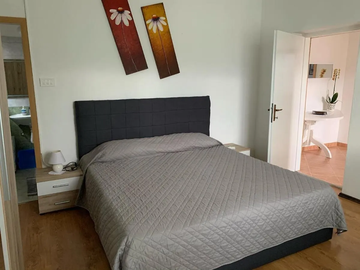 Apartments By The Sea Seline, Paklenica - 17955 Starigrad Paklenica